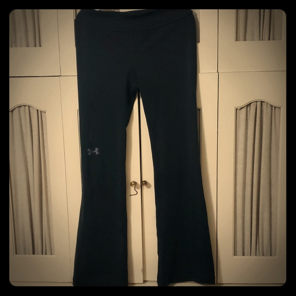 Under armour boot cut yoga pants youth small